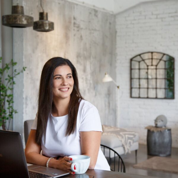 Halász Dóra, MailerLite szakértő, standár