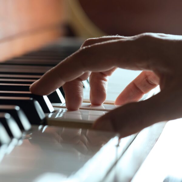 Zongoraóra - Koloncsák Zsolt